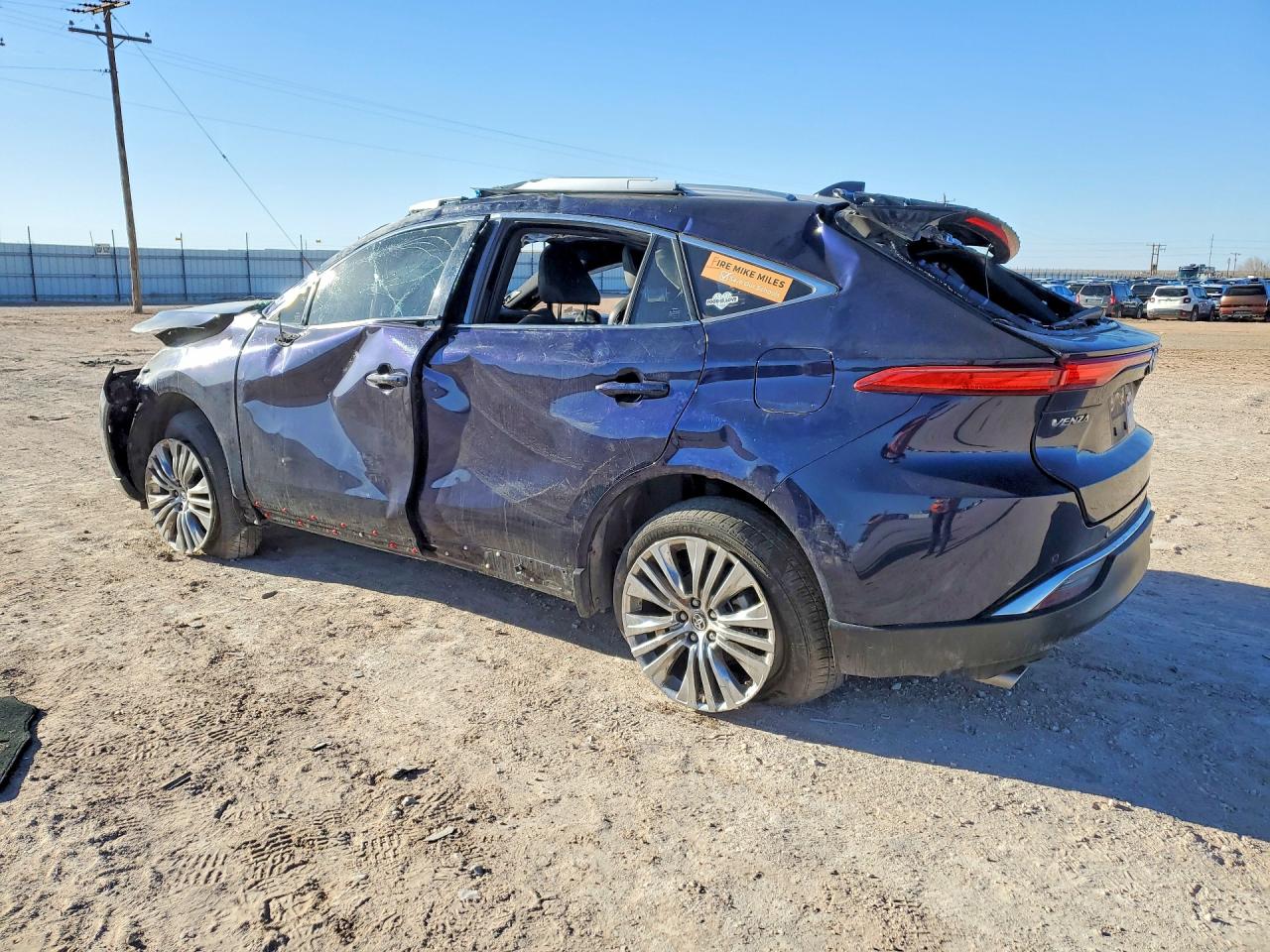 2023 TOYOTA VENZA photo 2