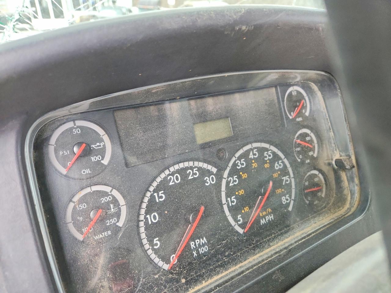 2005 FREIGHTLINER M2 106 MEDIUM DUTY photo 8