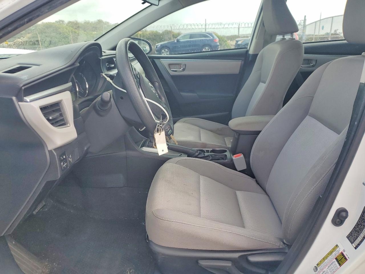 2014 TOYOTA COROLLA L photo 7