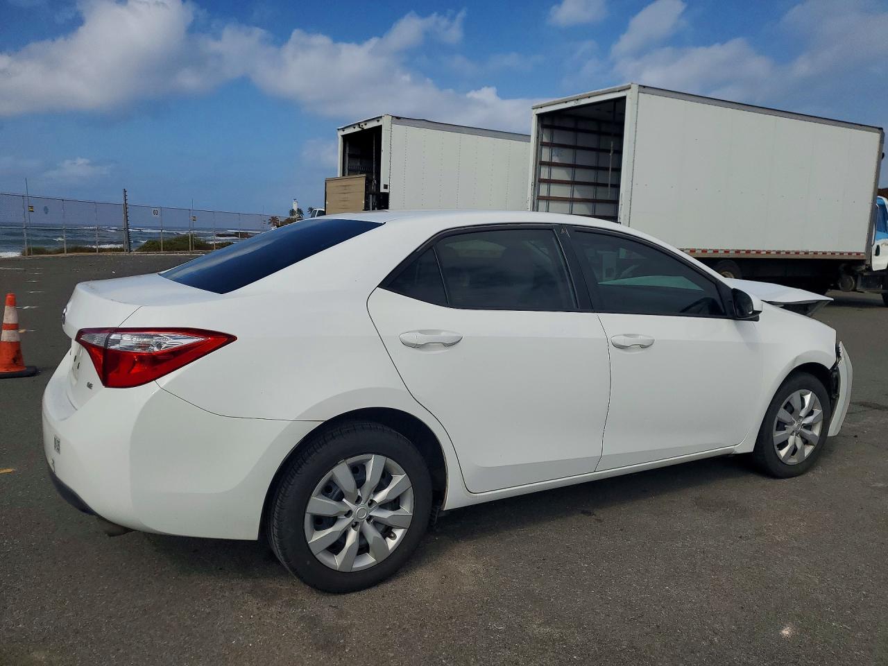 2014 TOYOTA COROLLA L photo 3