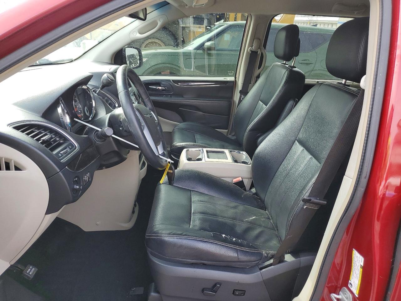 2013 CHRYSLER TOWN & COUNTRY TOURING photo 7