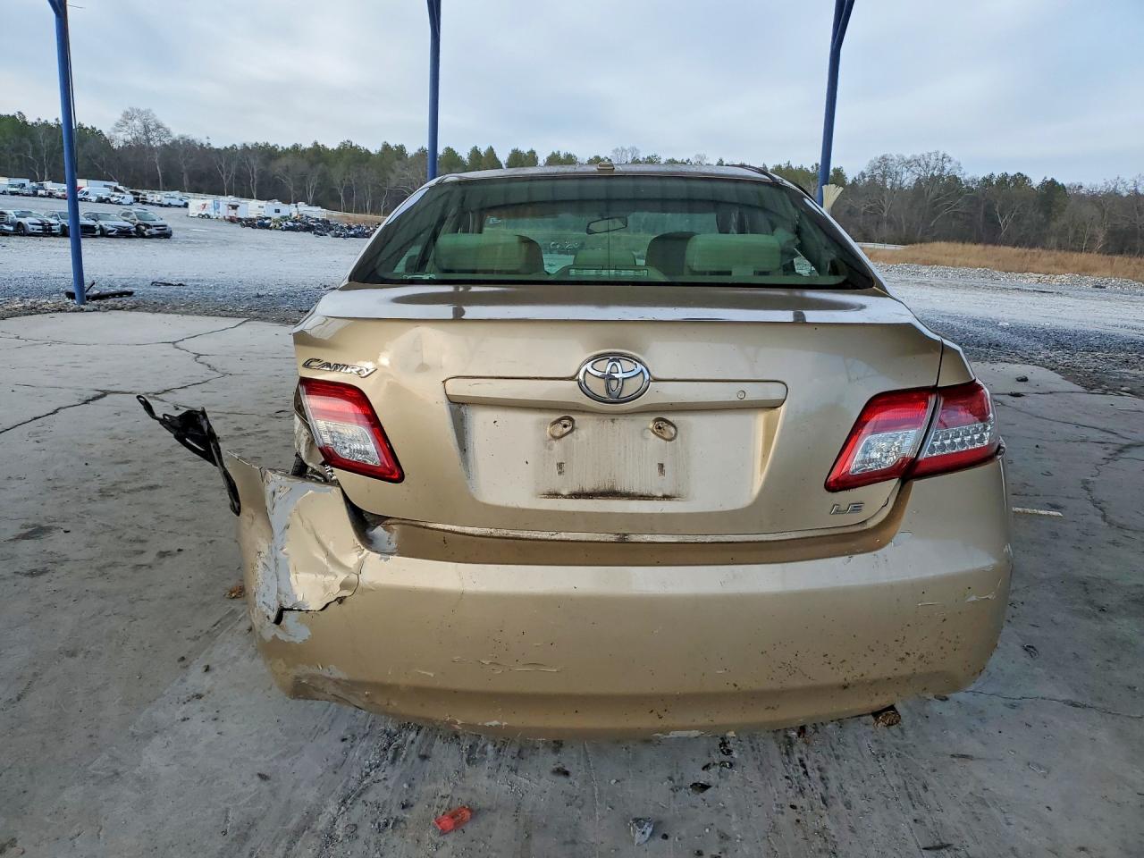2011 TOYOTA CAMRY BASE photo 6