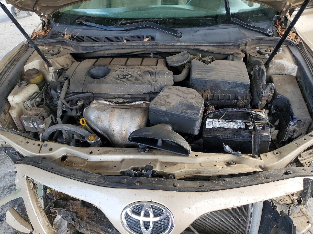 2011 TOYOTA CAMRY BASE photo 11