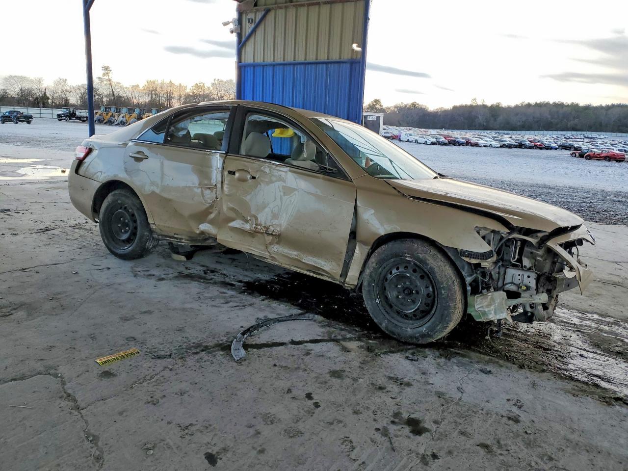 2011 TOYOTA CAMRY BASE photo 4
