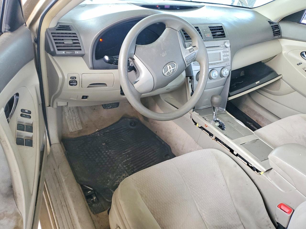2011 TOYOTA CAMRY BASE photo 8