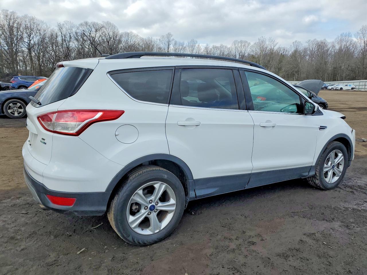 2016 FORD ESCAPE SE photo 3