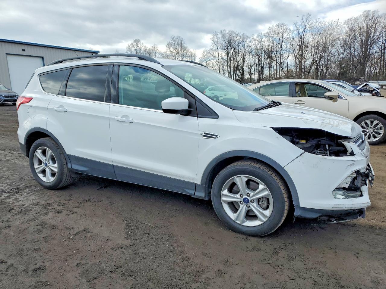 2016 FORD ESCAPE SE photo 4