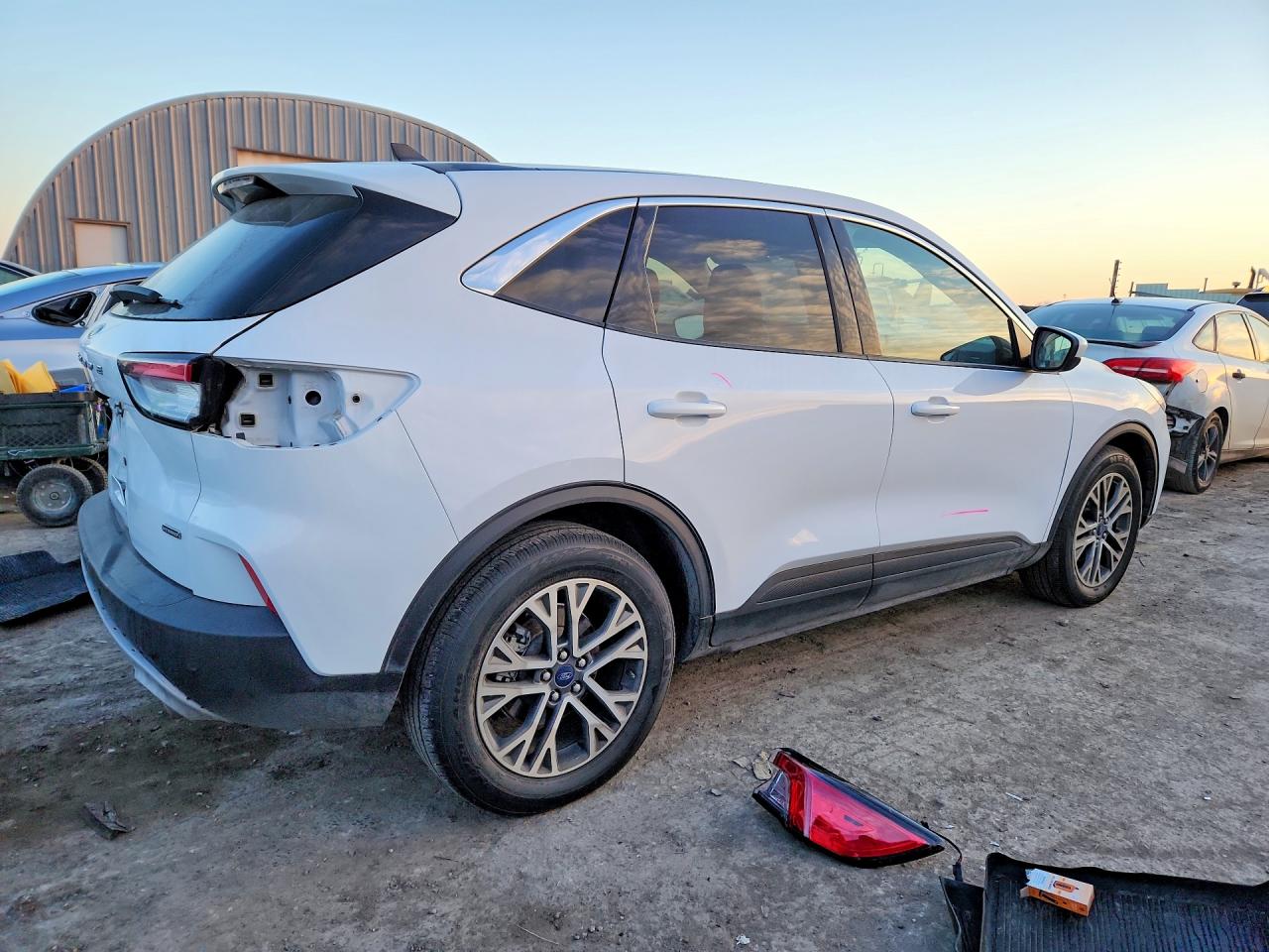 2022 FORD ESCAPE SEL photo 5
