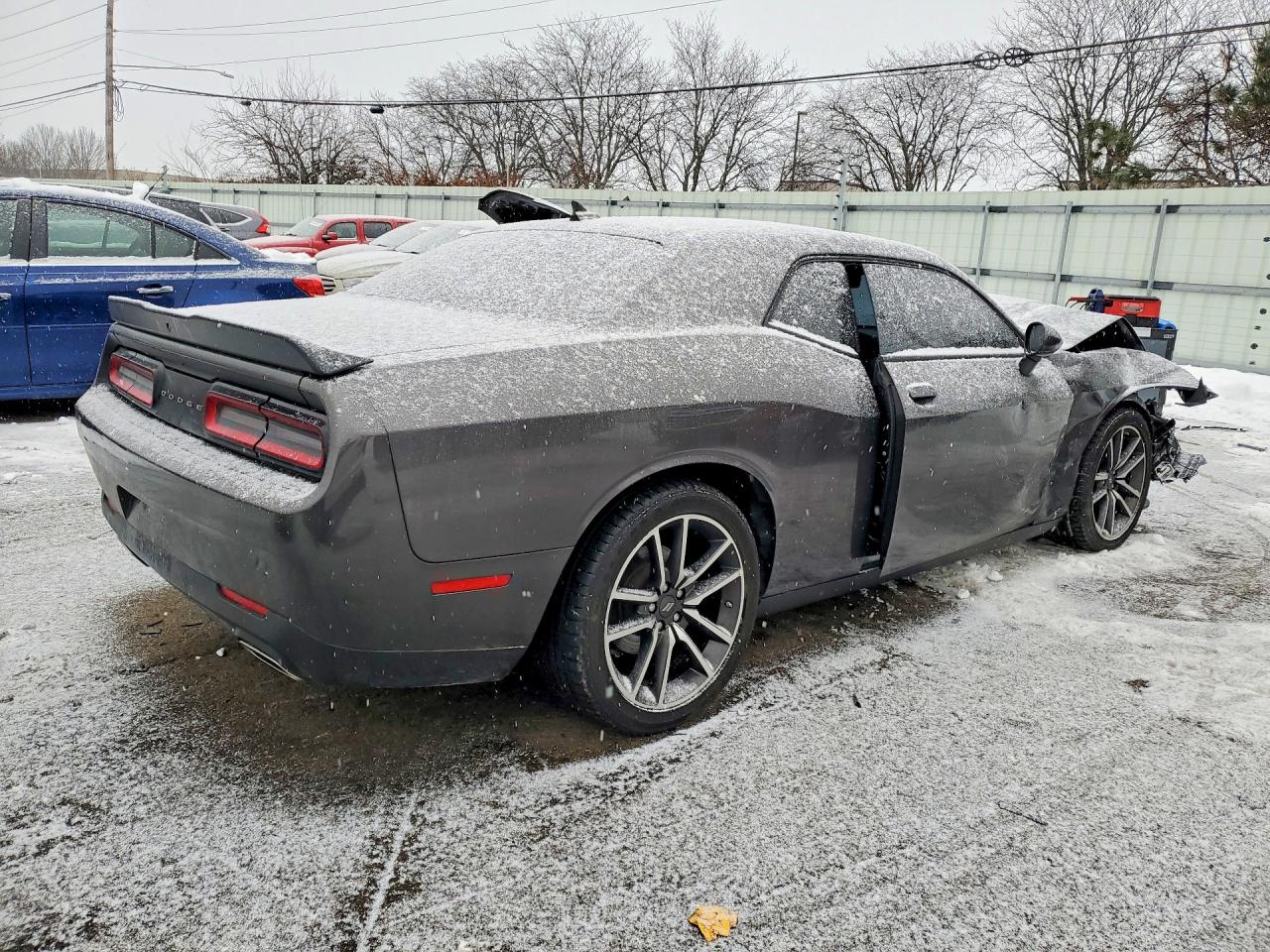 2023 DODGE CHALLENGER GT photo 3