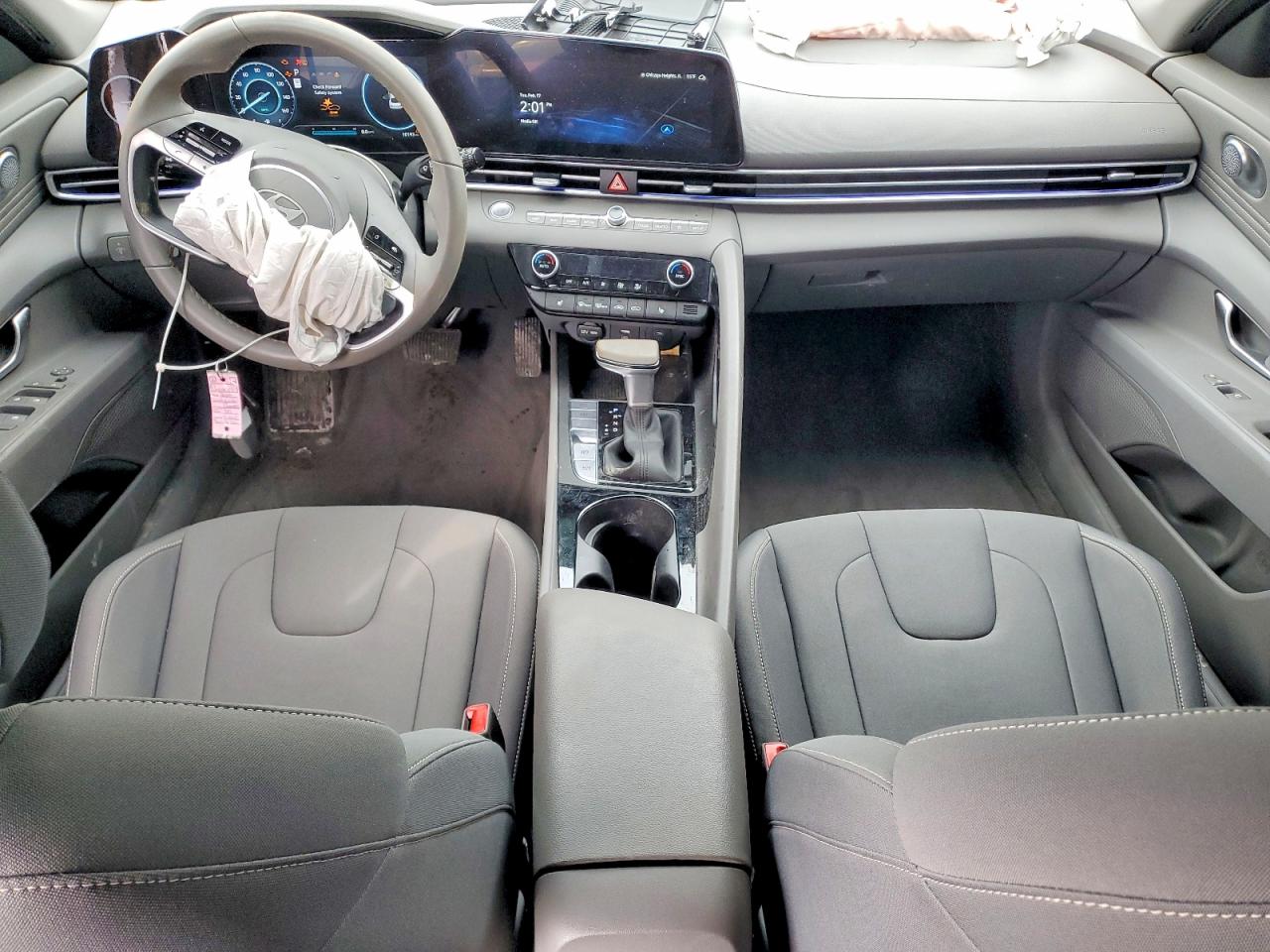 2025 HYUNDAI ELANTRA SEL photo 22