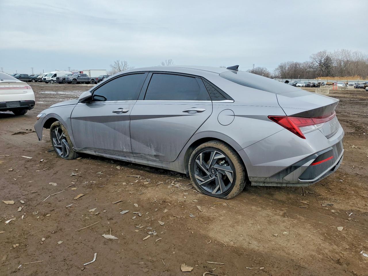 2025 HYUNDAI ELANTRA SEL photo 4