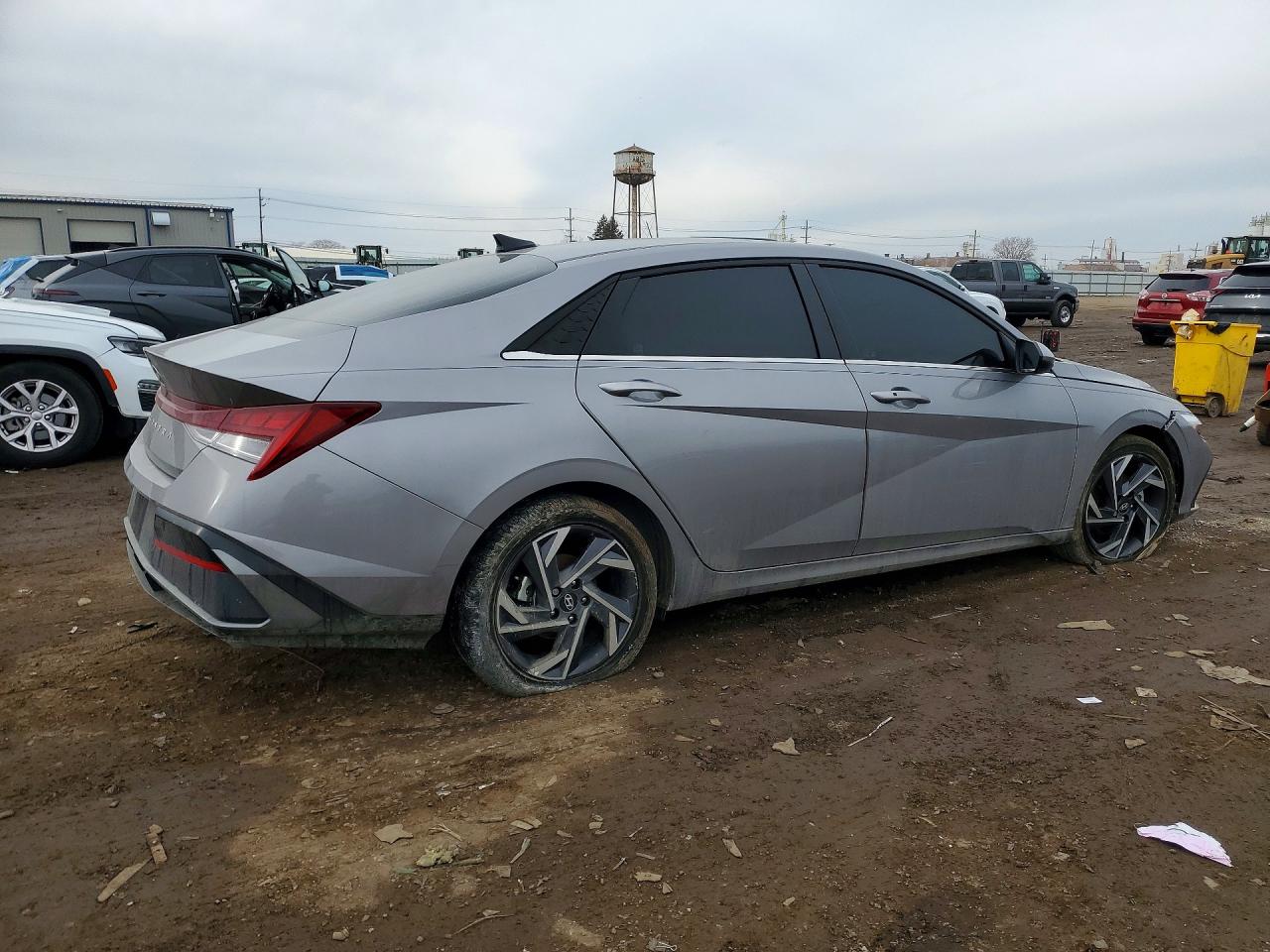 2025 HYUNDAI ELANTRA SEL photo 7