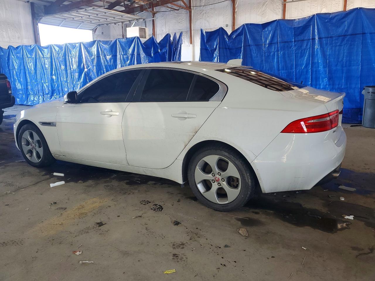 2017 JAGUAR XE photo 2