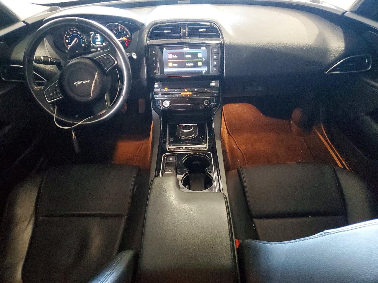 2017 JAGUAR XE photo 8