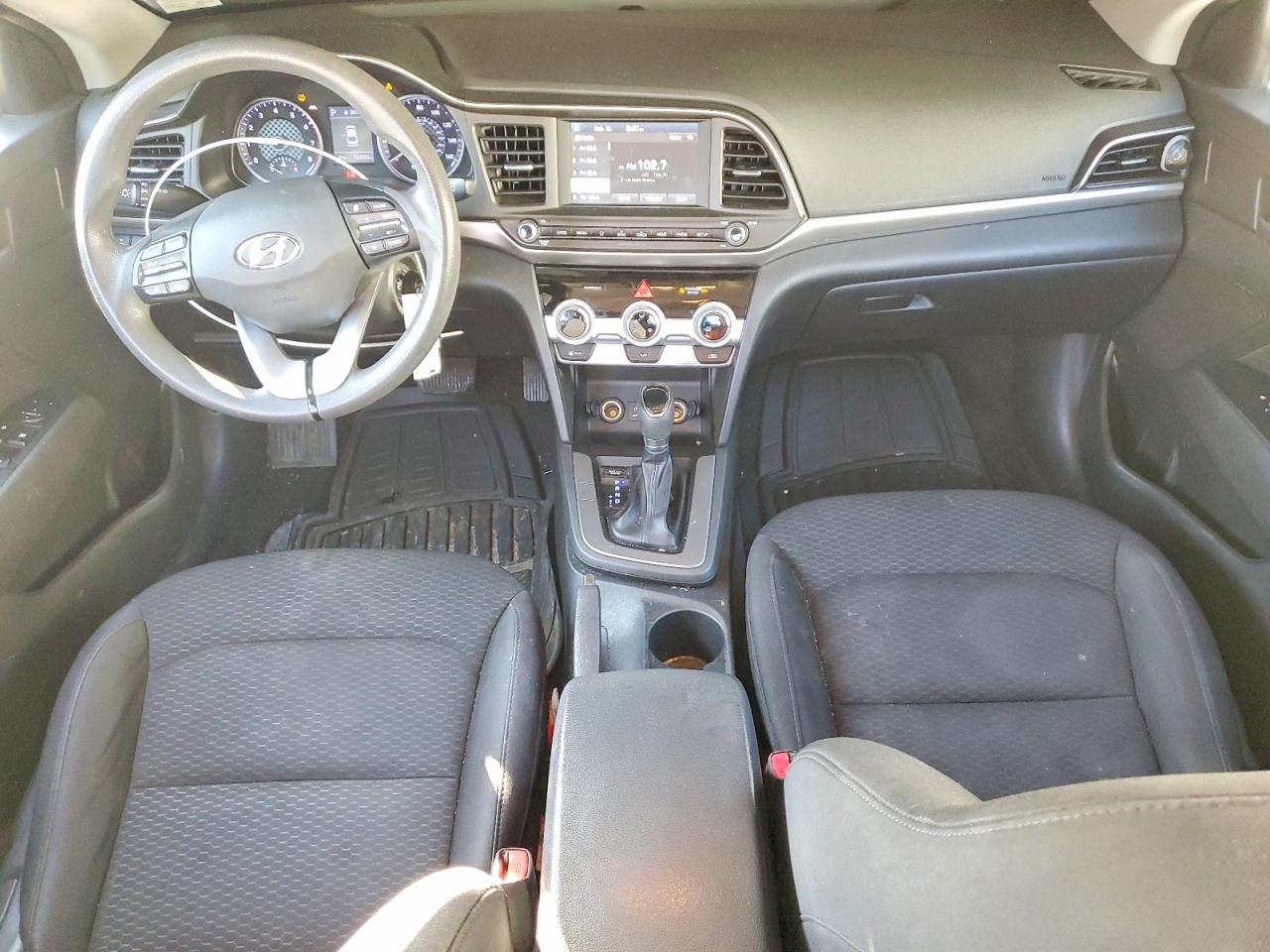 2019 HYUNDAI ELANTRA SEL photo 8