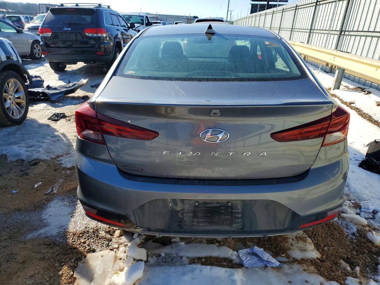 2019 HYUNDAI ELANTRA SEL photo 6