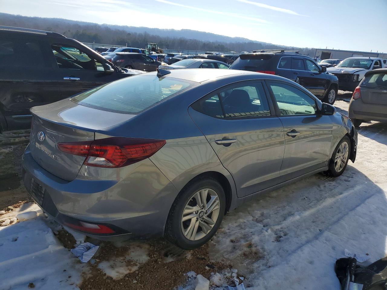 2019 HYUNDAI ELANTRA SEL photo 3