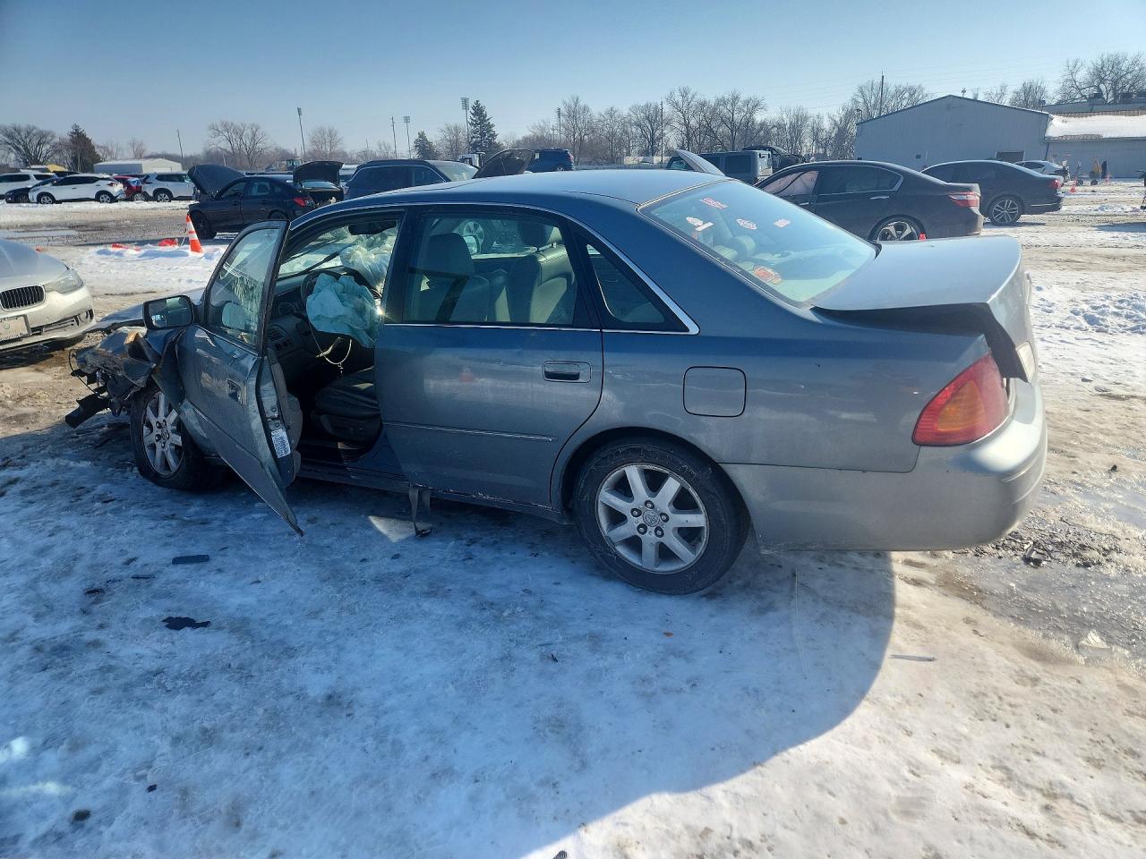 2000 TOYOTA AVALON XLS photo 2
