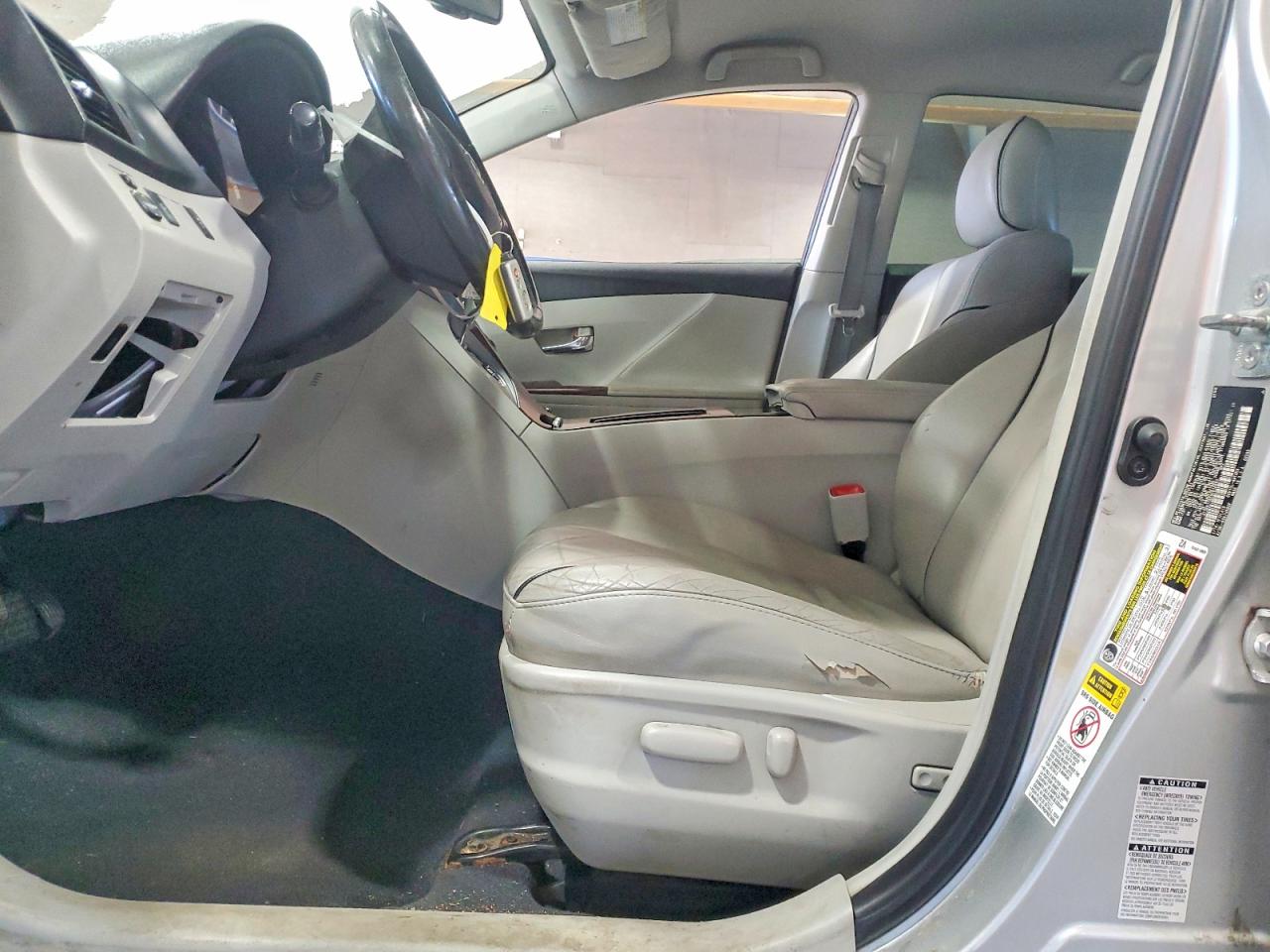 2009 TOYOTA VENZA photo 7