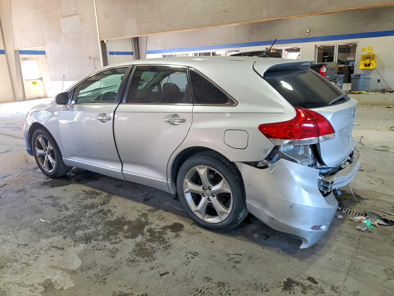 2009 TOYOTA VENZA photo 2
