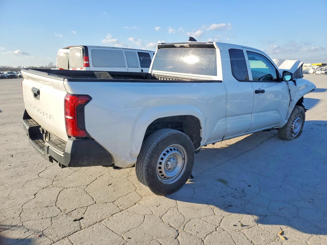 2024 TOYOTA TACOMA XTRACAB photo 3