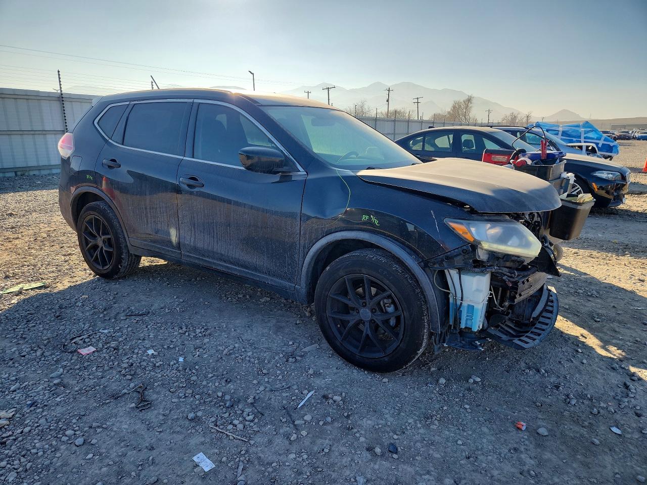 2016 NISSAN ROGUE S photo 4