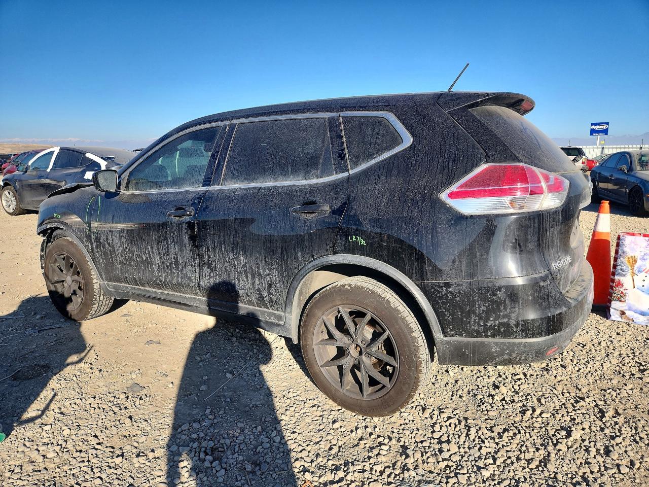2016 NISSAN ROGUE S photo 2