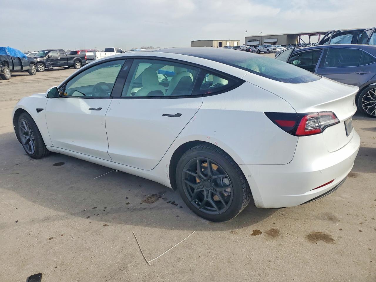 2022 TESLA MODEL 3 photo 3