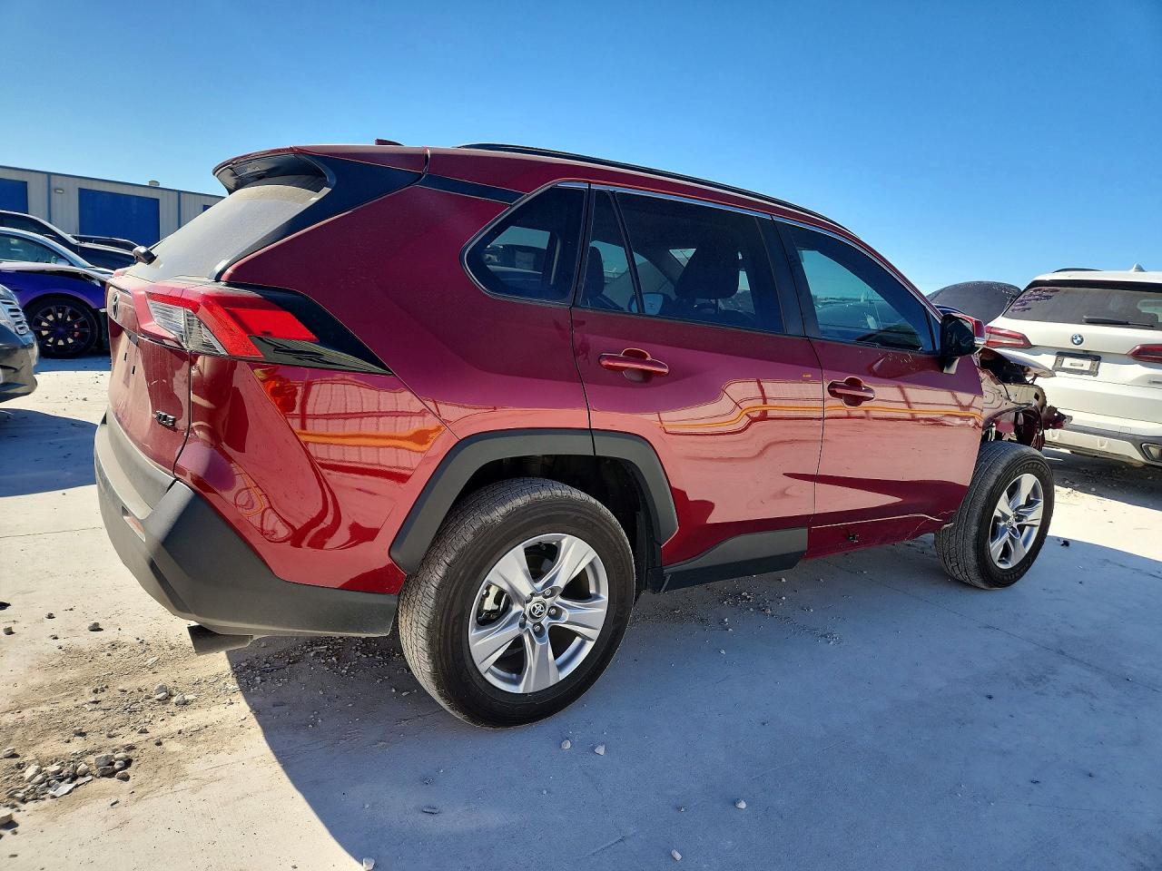 2025 TOYOTA RAV4 XLE photo 3