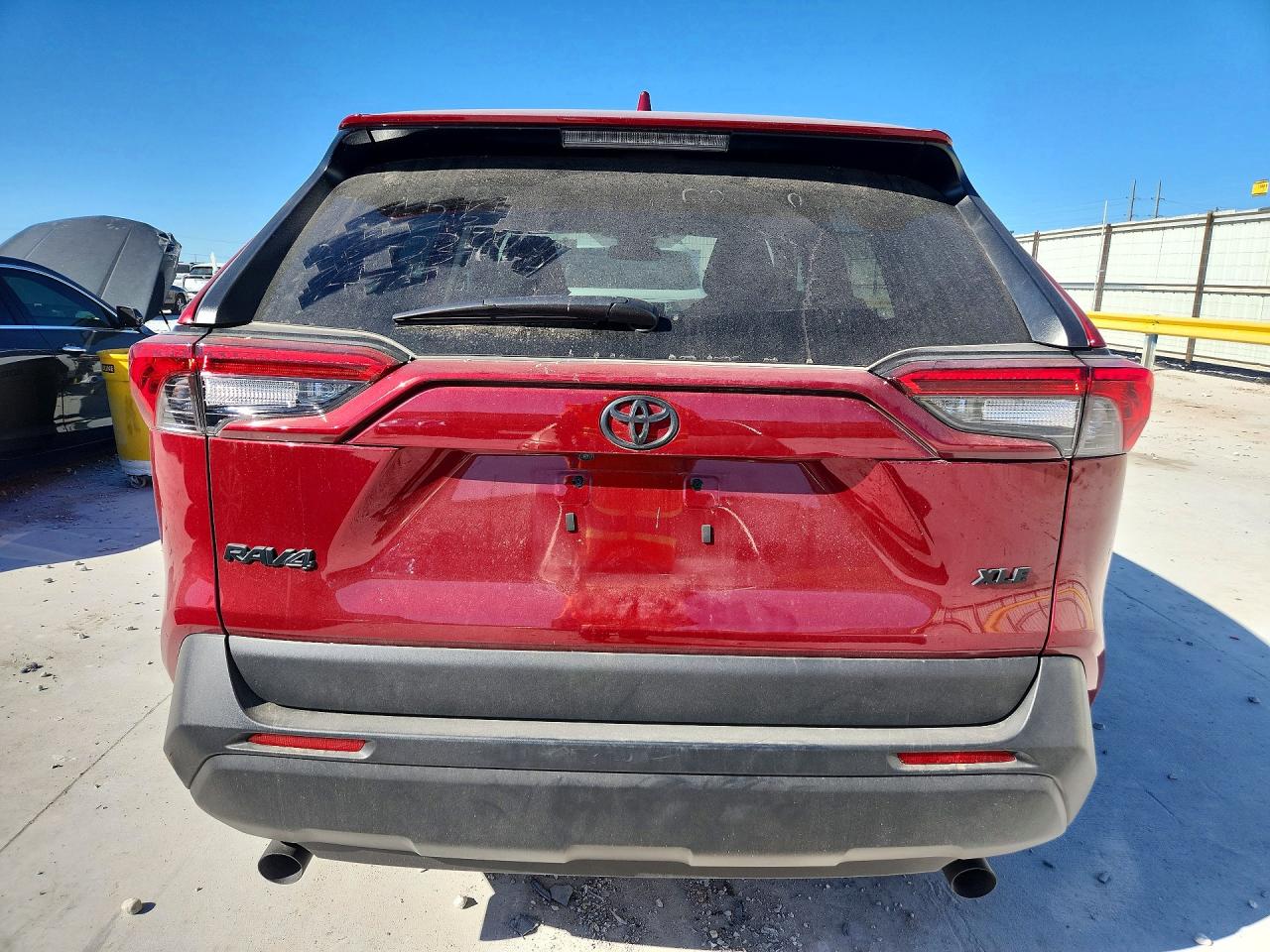 2025 TOYOTA RAV4 XLE photo 6
