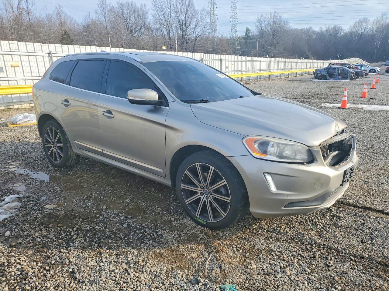 2016 VOLVO XC60 T5 PREMIER photo 7