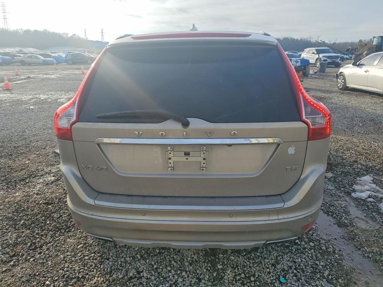 2016 VOLVO XC60 T5 PREMIER photo 11