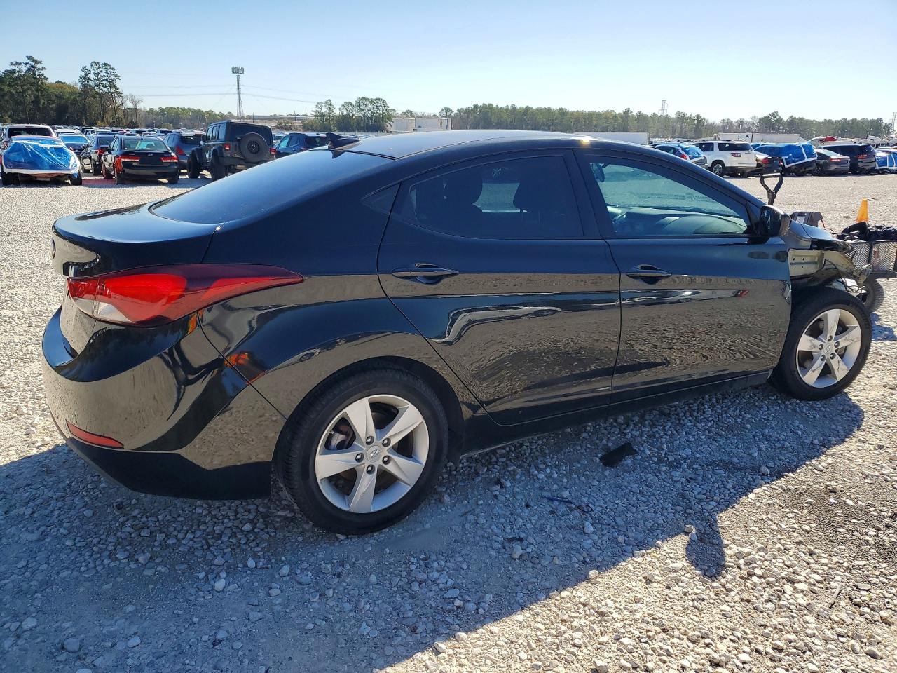 2016 HYUNDAI ELANTRA SE photo 5