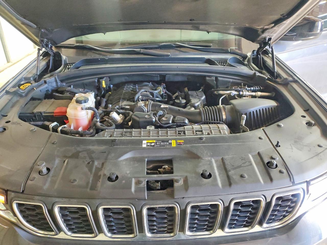 2023 JEEP GRAND CHEROKEE L LAREDO photo 23