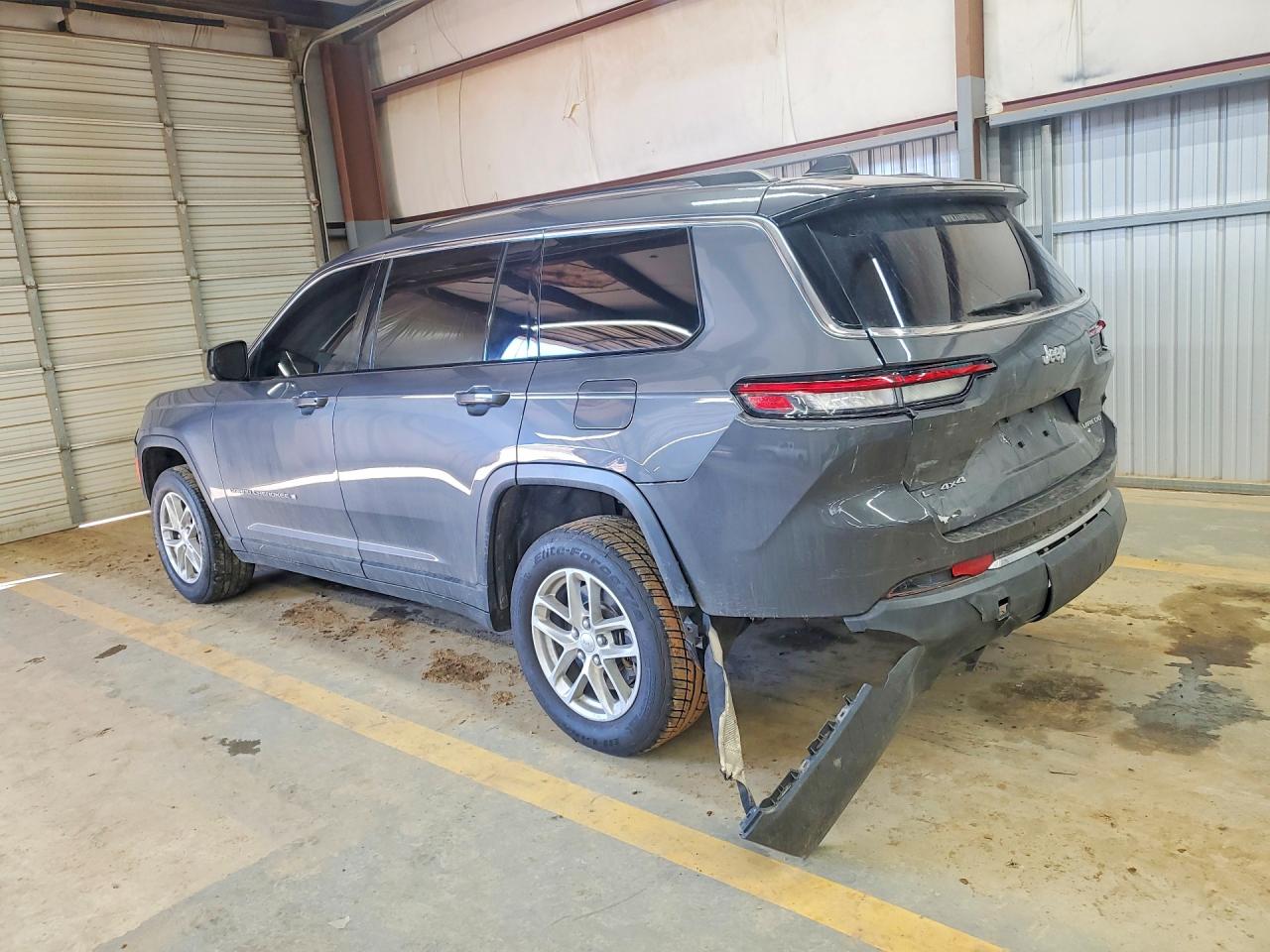 2023 JEEP GRAND CHEROKEE L LAREDO photo 3