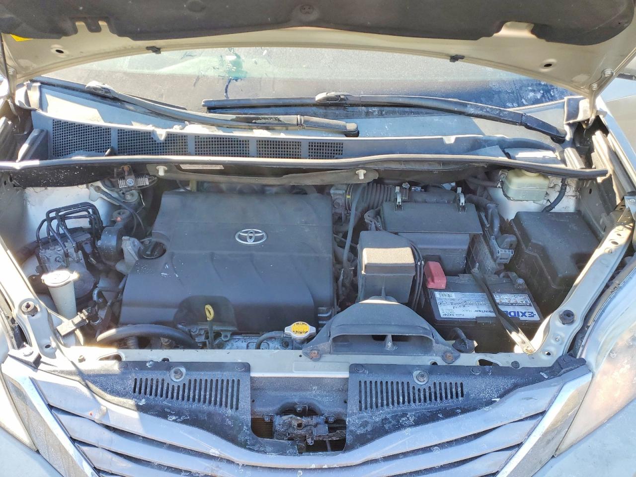 2016 TOYOTA SIENNA photo 12