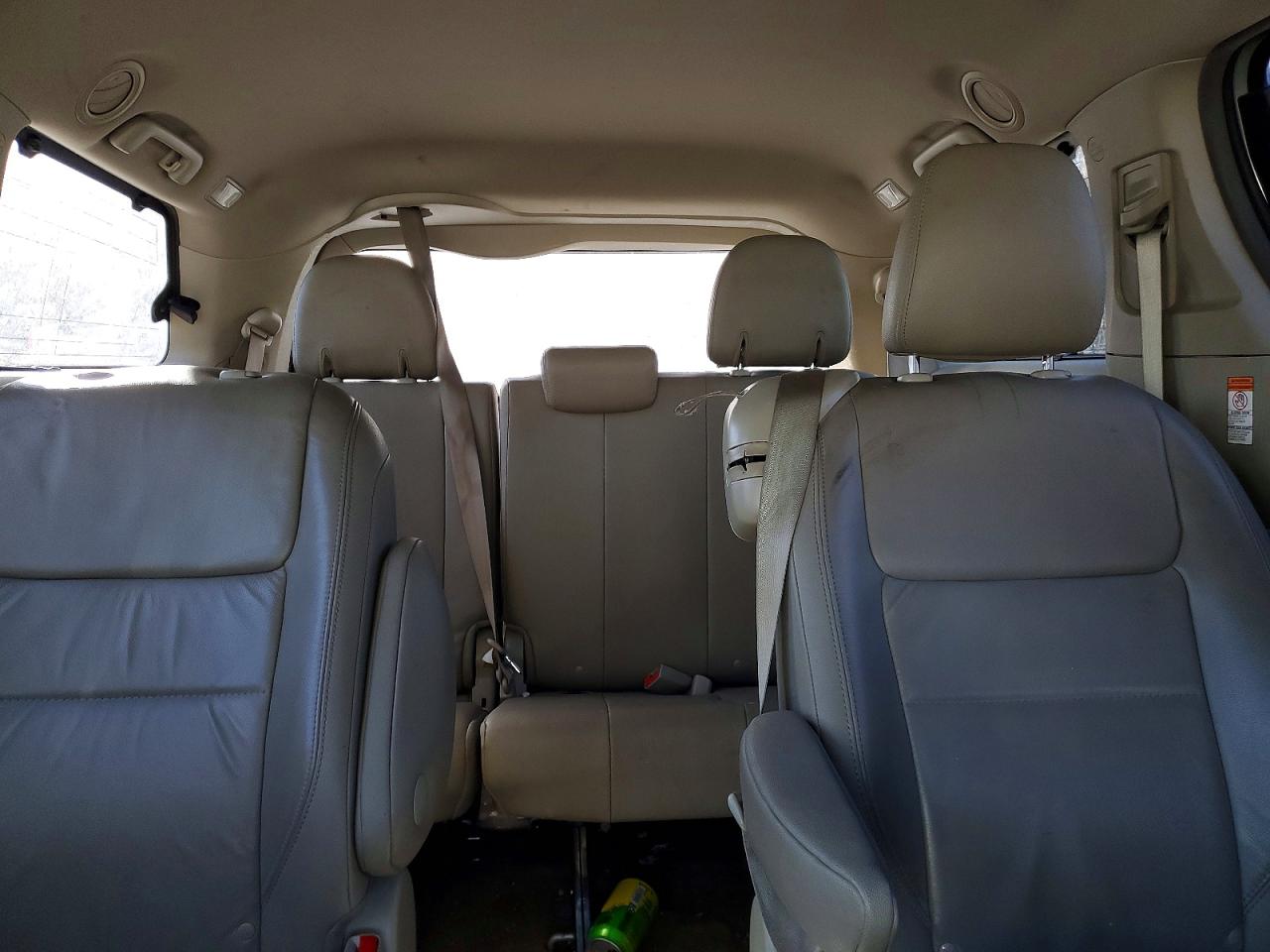 2016 TOYOTA SIENNA photo 10