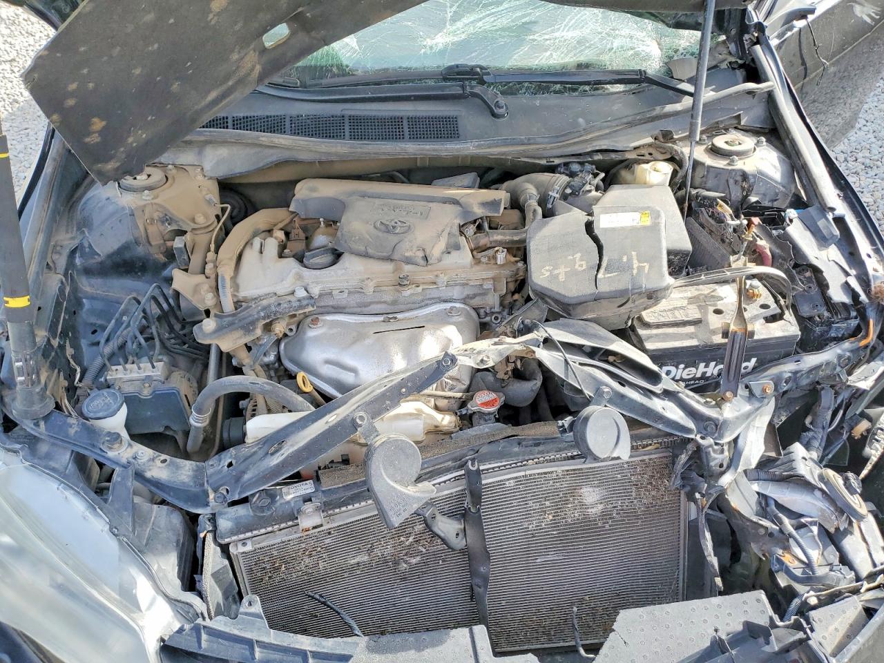 2016 TOYOTA CAMRY LE photo 31