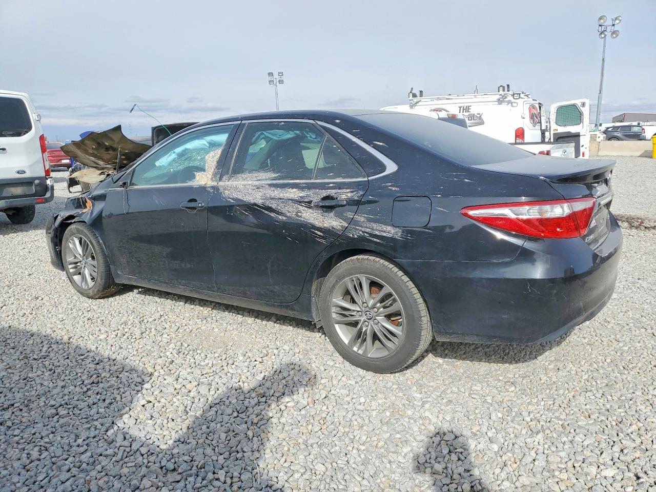 2016 TOYOTA CAMRY LE photo 4