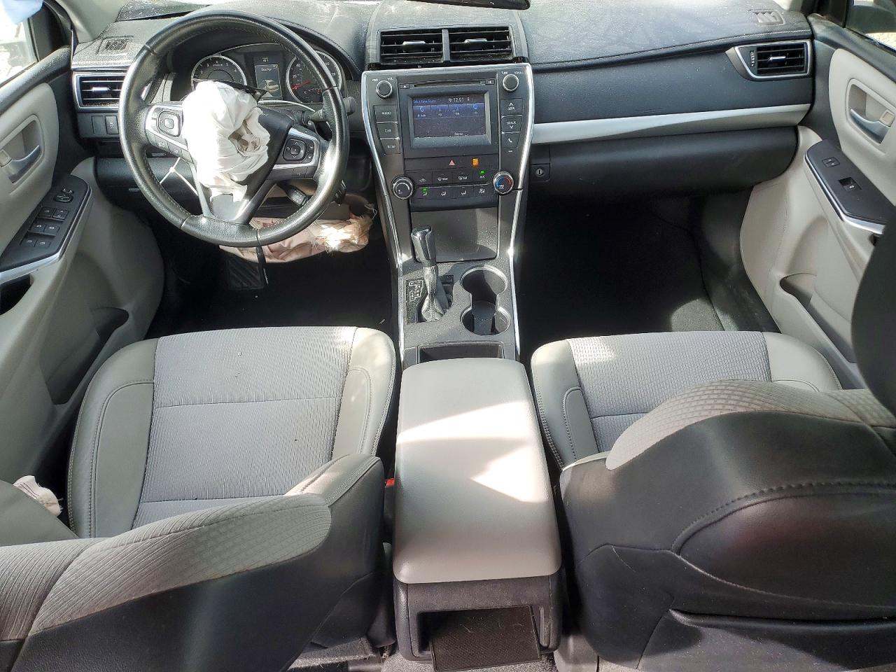 2016 TOYOTA CAMRY LE photo 22