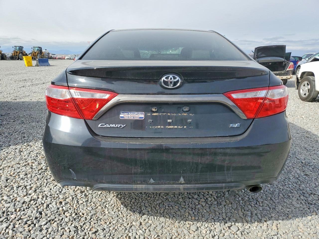 2016 TOYOTA CAMRY LE photo 16