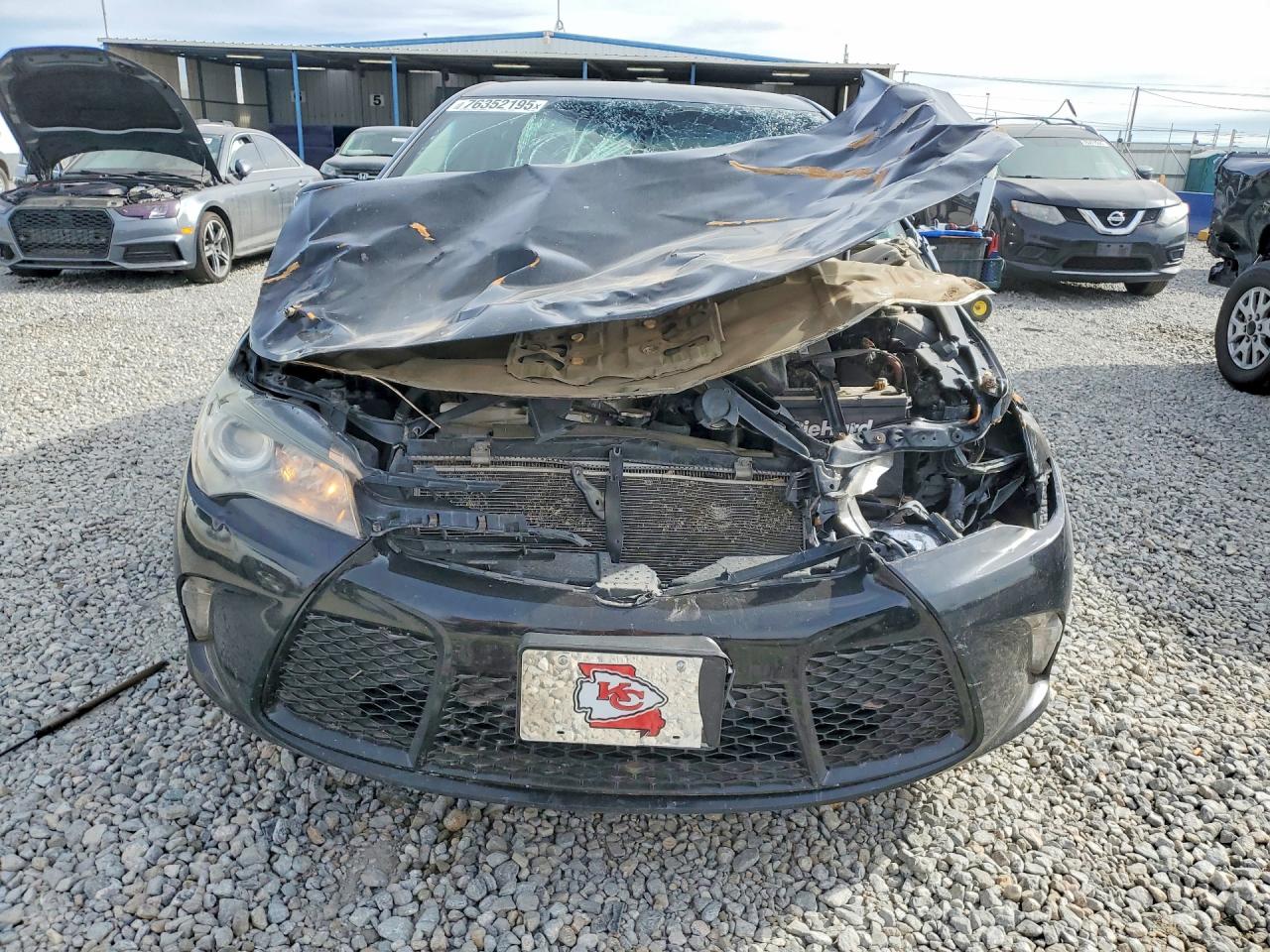2016 TOYOTA CAMRY LE photo 13