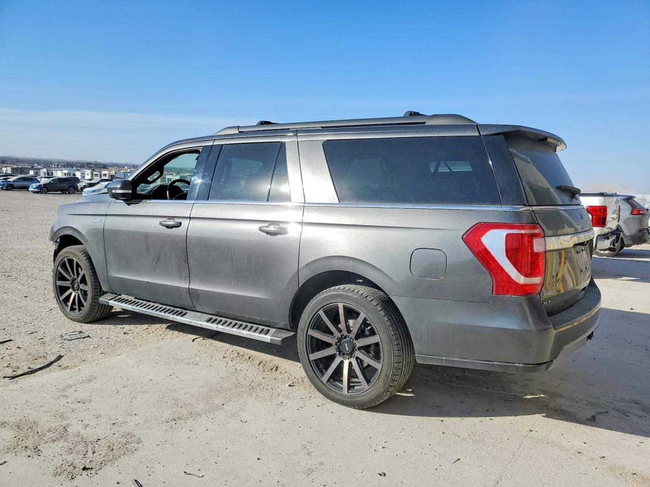 2018 FORD EXPEDITION MAX XLT photo 2