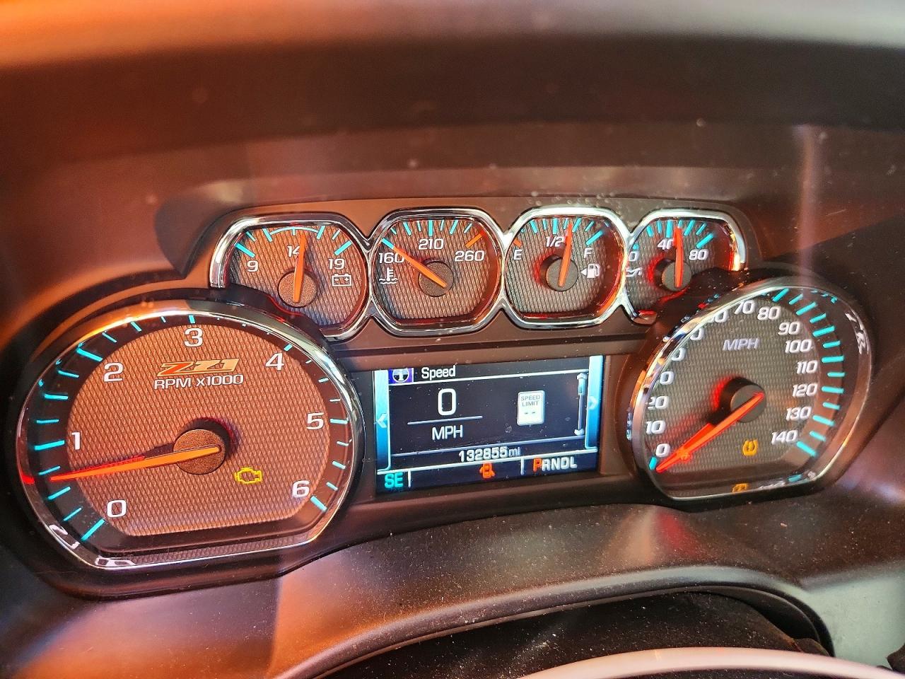 2017 CHEVROLET SILVERADO K1500 LT photo 9