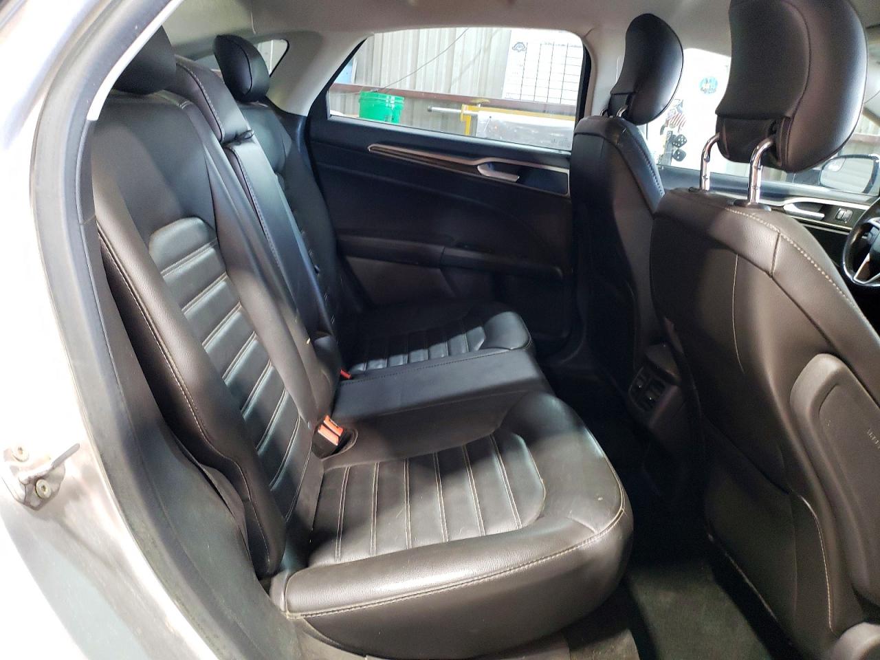 2014 FORD FUSION SE photo 19