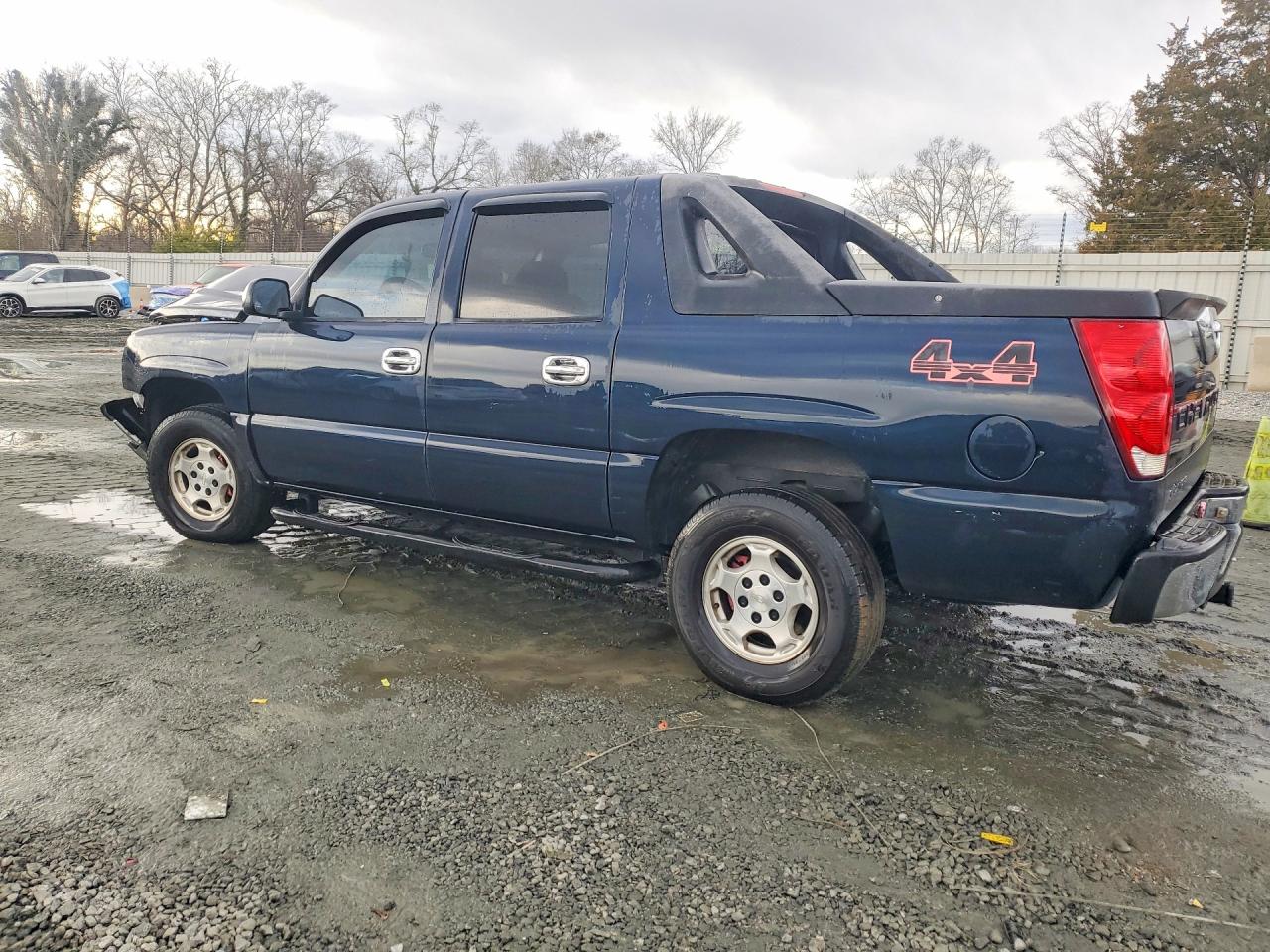 2005 CHEVROLET AVALANCHE K1500 photo 4