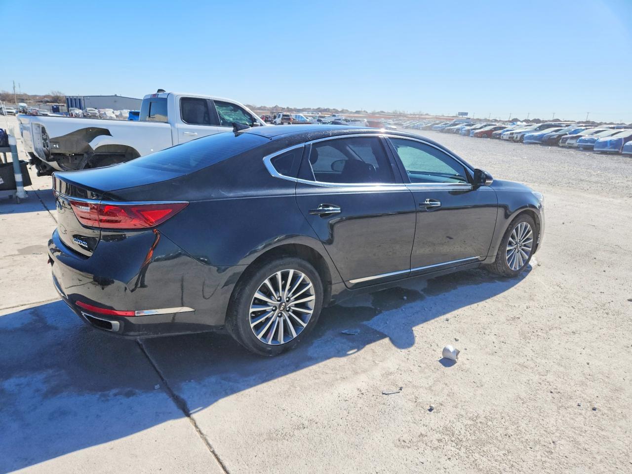 2019 KIA CADENZA PREMIUM photo 5