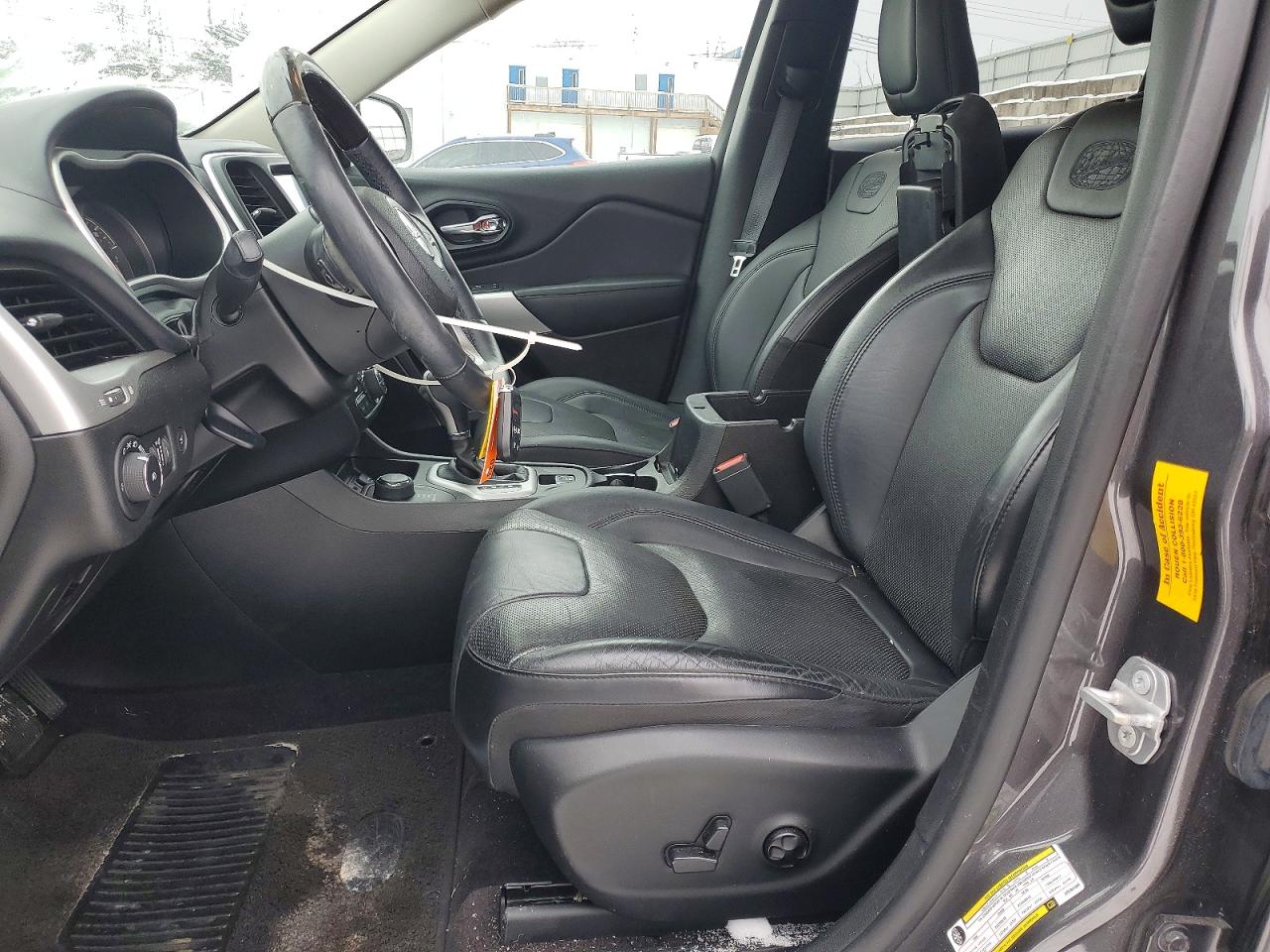 2018 JEEP CHEROKEE OVERLAND photo 13