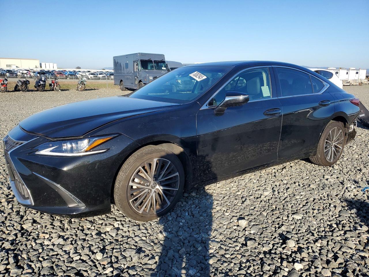 2022 LEXUS ES