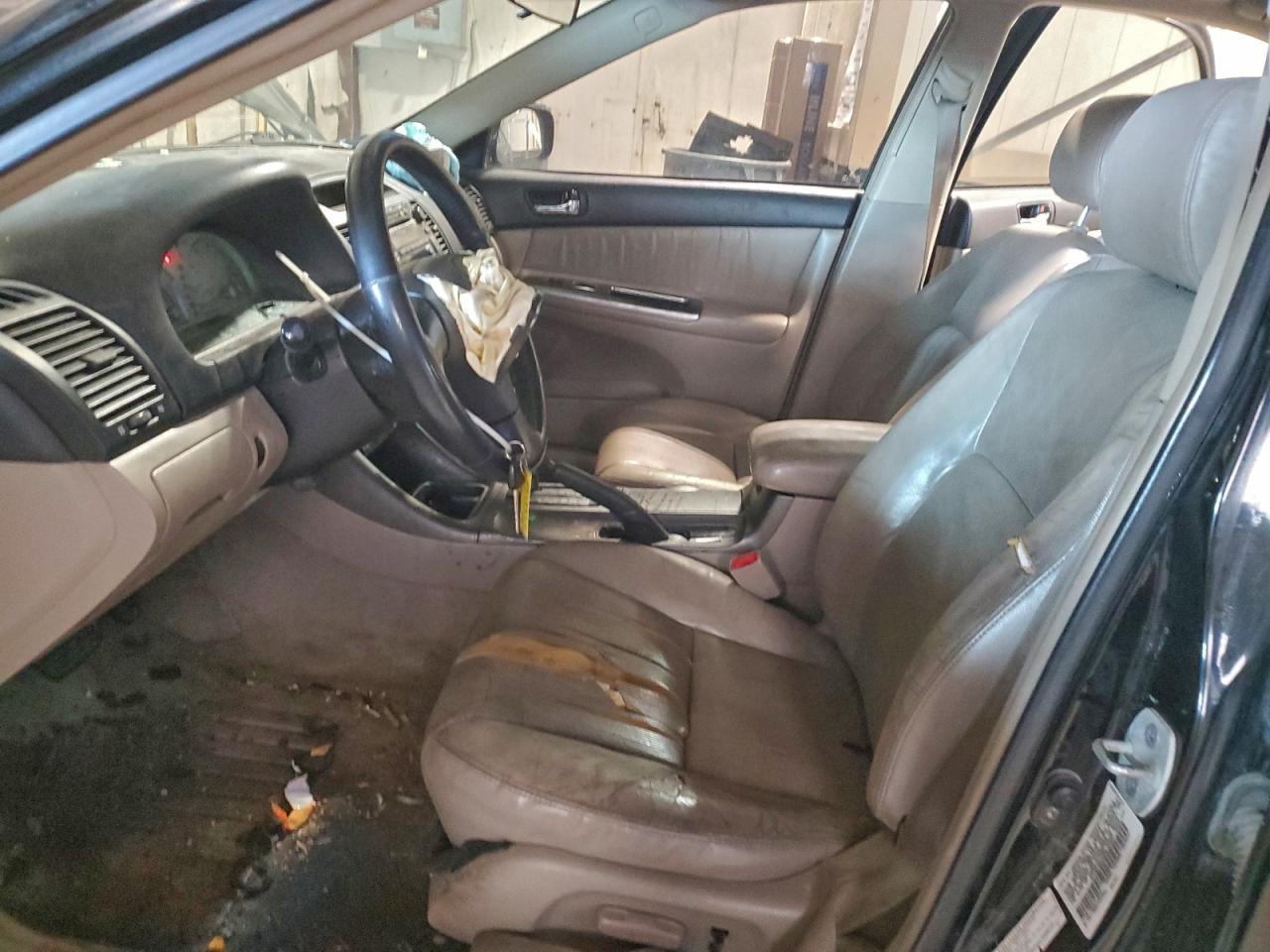 2002 TOYOTA CAMRY LE photo 7